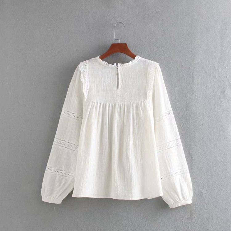 Bluză de damă cu mânecă lungă, albă, cu dantelă