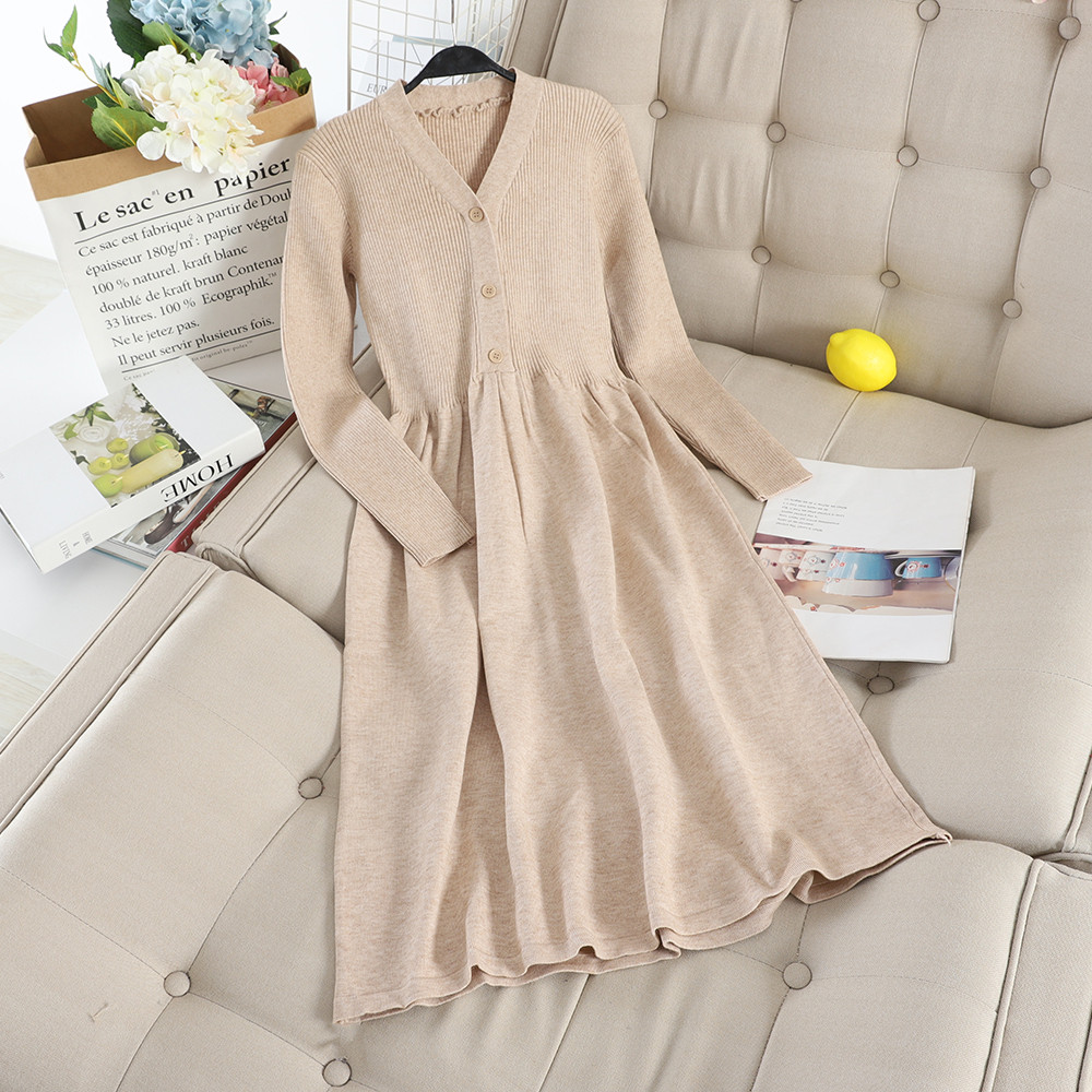 Rochie de dama croita cu maneci lungi si nasturi in patru culori