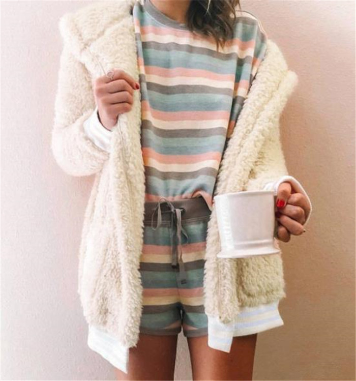 Μοντέρνο γυναικείο χνουδωτό  φούτερ σε τρία χρώματα