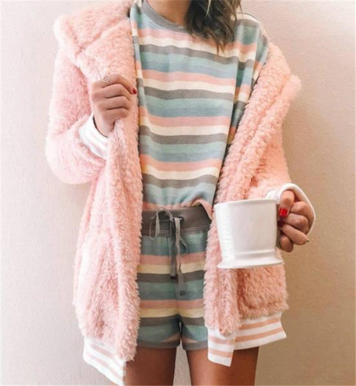 Μοντέρνο γυναικείο χνουδωτό  φούτερ σε τρία χρώματα