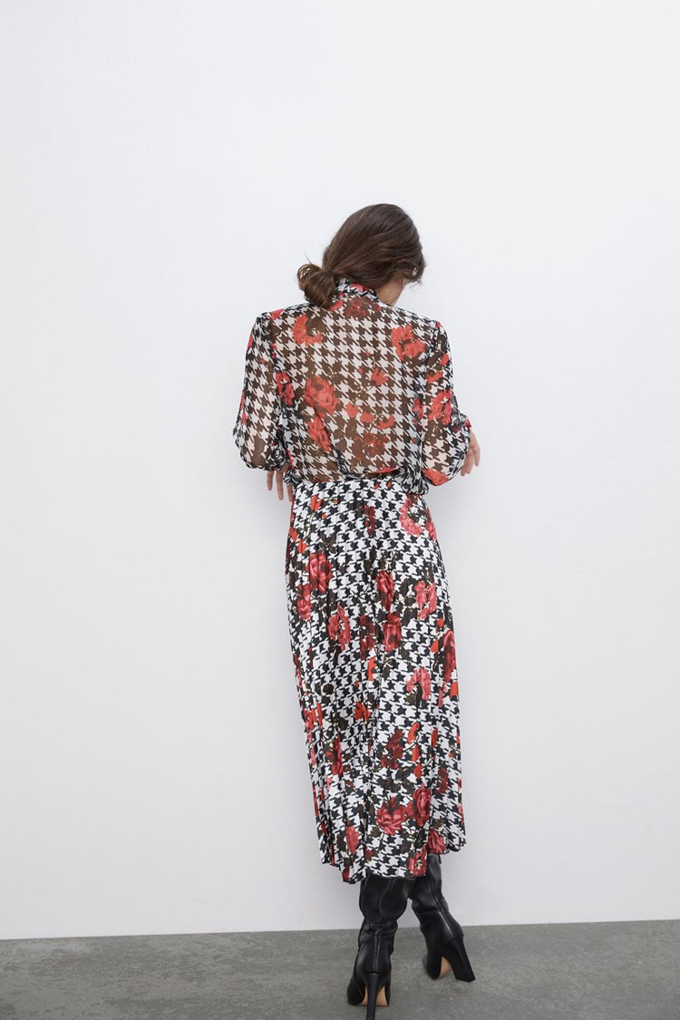 Fusta lungă și largă - model croiat cu model floral