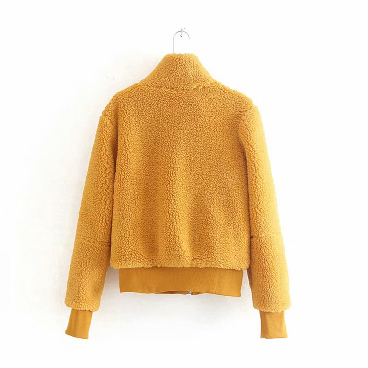 Rövid szűk kabát cipzárral és zsebekkel több színben