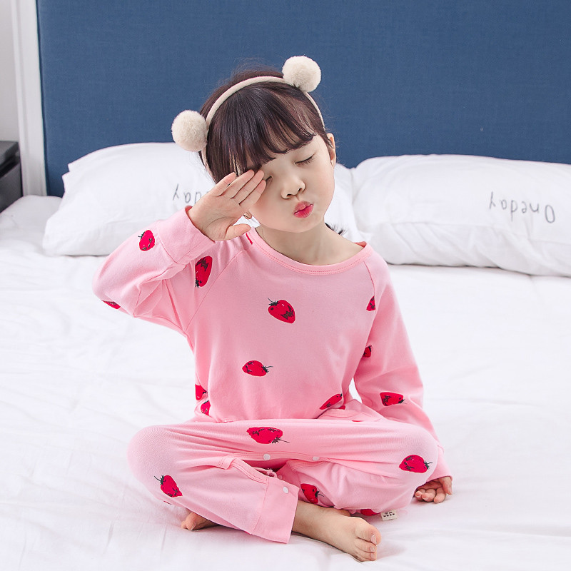 Παιδική πυτζάμα σε ροζ και λευκό χρώμα με τσέπη 