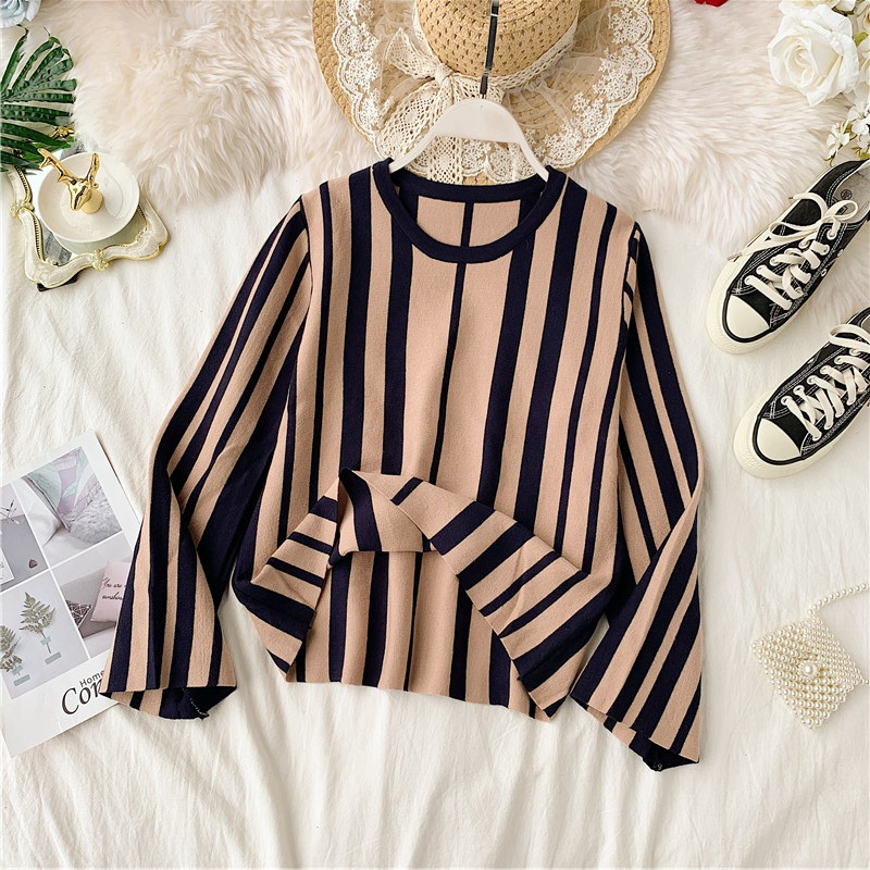 Bluză de damă modernă cu mâneci lungi în trei culori și decolteu oval