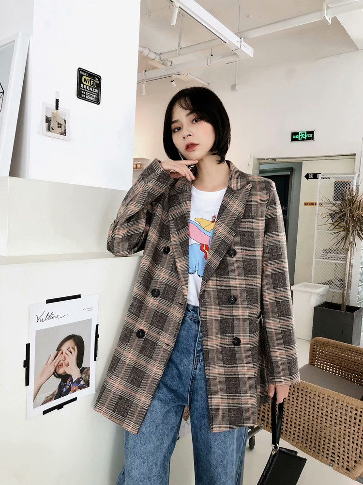 Geaca de dama lunga in carouri cu nasturi