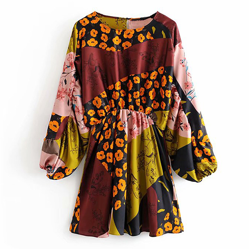 Női színes ruha hosszú ujjal és O-nyakú