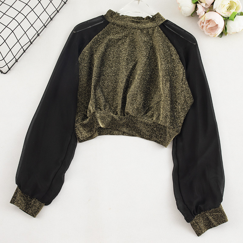 Σύντομη γυναικεία μπλούζα σε τέσσερα χρώματα με λαιμόκοψη O