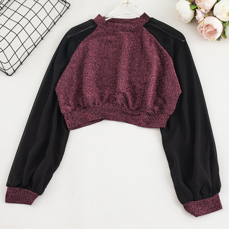 Σύντομη γυναικεία μπλούζα σε τέσσερα χρώματα με λαιμόκοψη O