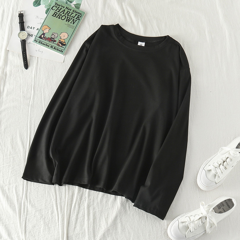 Bluza de dama cu maneca lunga - un model curat