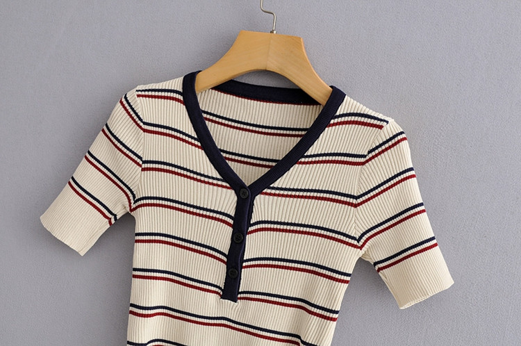 Rövid csíkos blúz rövid ujjal, spitz nyakkivágással