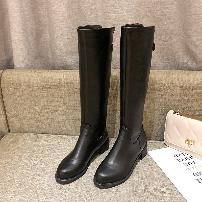 Modern női csizma eko bőrből fekete színben