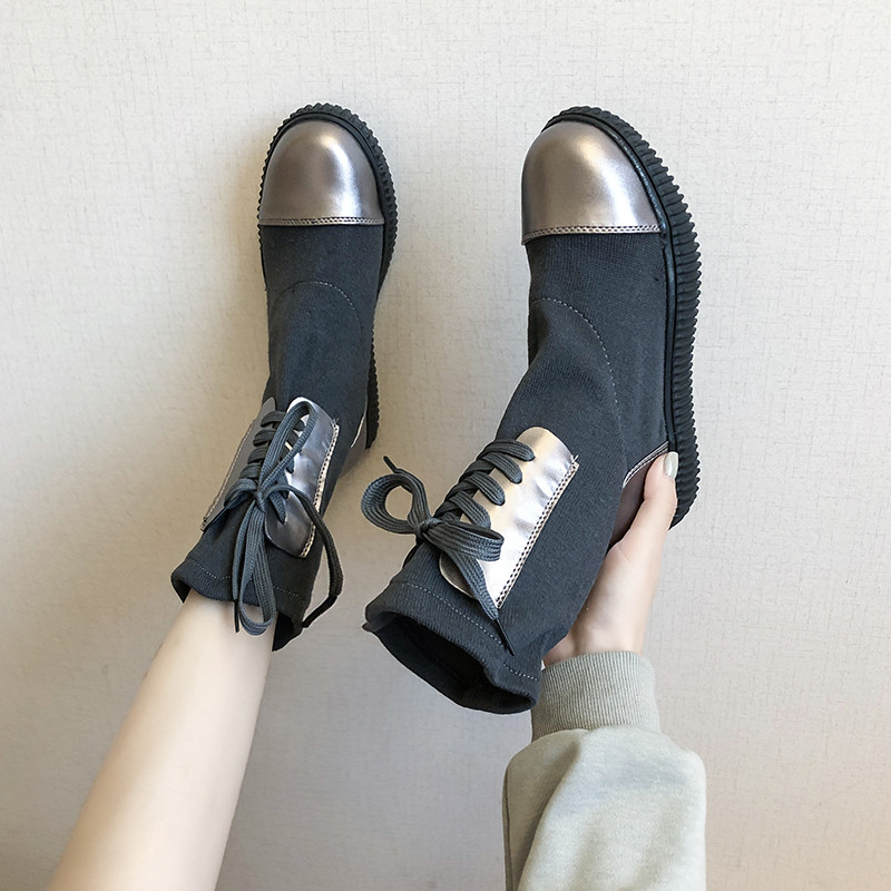 Casual γυναικείες μπότες  με κορδόνια σε μαύρο και γκρι χρώμα