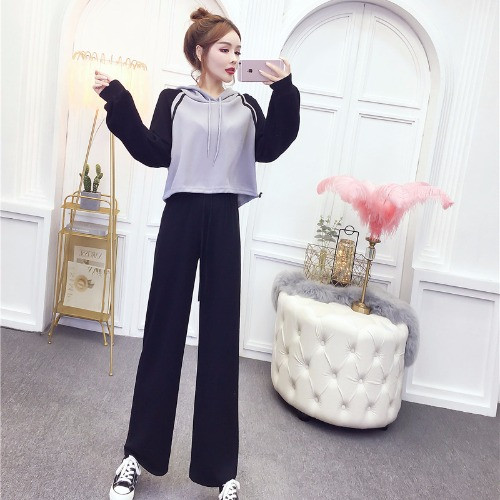 Set sport de hanorac și pantaloni în două culori