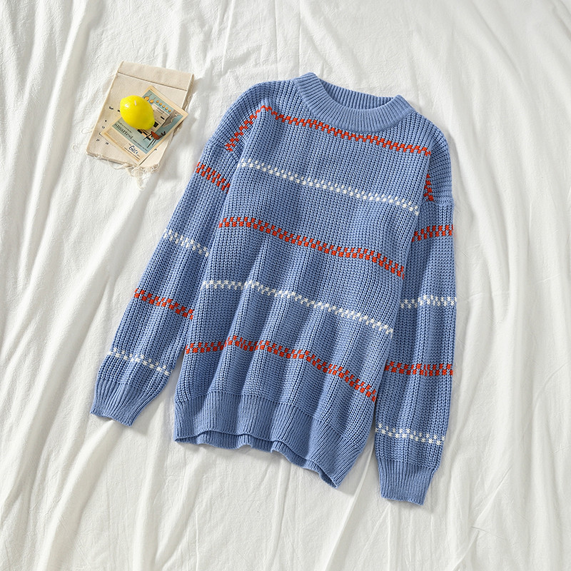 Női kötött pulóver fehér és kék színben