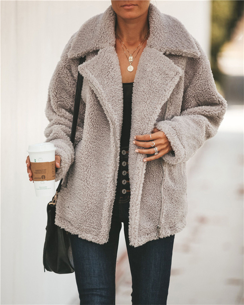 Модерно дамско пухено палто в три цвята 