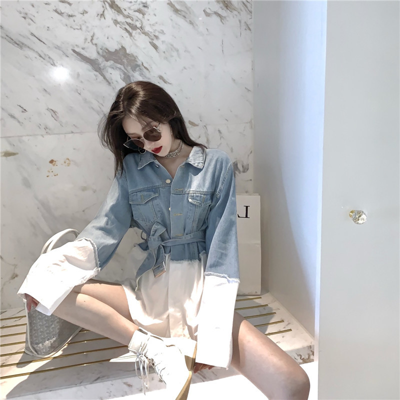 Jachetă din blugi cu legături în talie de culoare albastru deschis