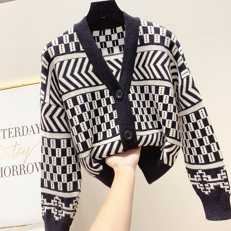 Női kardigán gombokkal, két színben