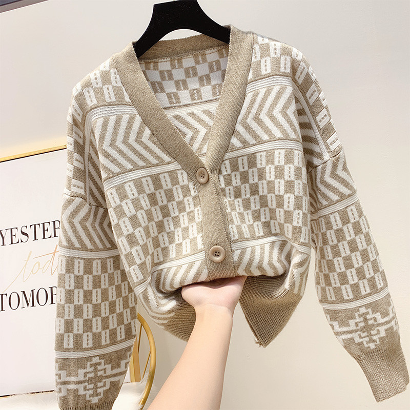 Női kardigán gombokkal, két színben