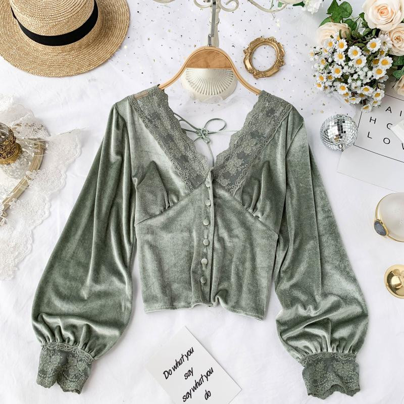 Κομψή βελούδινη  γυναικέια μπλούζα με δαντέλα σε διάφορα χρώματα