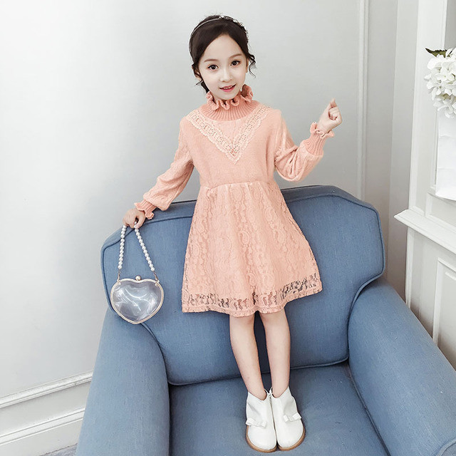 Rochie moderna pentru copii in doua culori cu maneci lungi si dantela