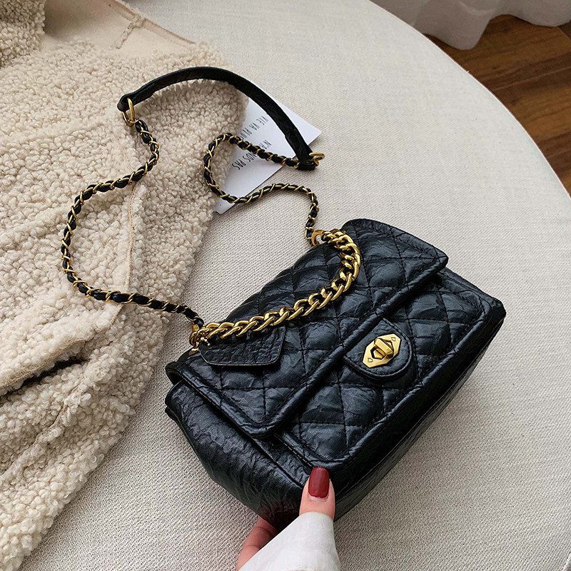 Geanta de dama moderna cu lant metalic in mai multe culori