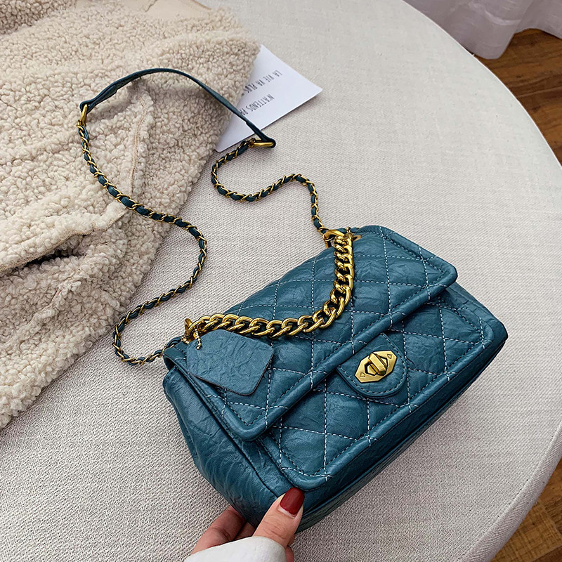 Geanta de dama moderna cu lant metalic in mai multe culori