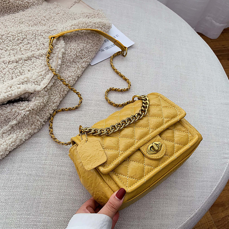 Geanta de dama moderna cu lant metalic in mai multe culori