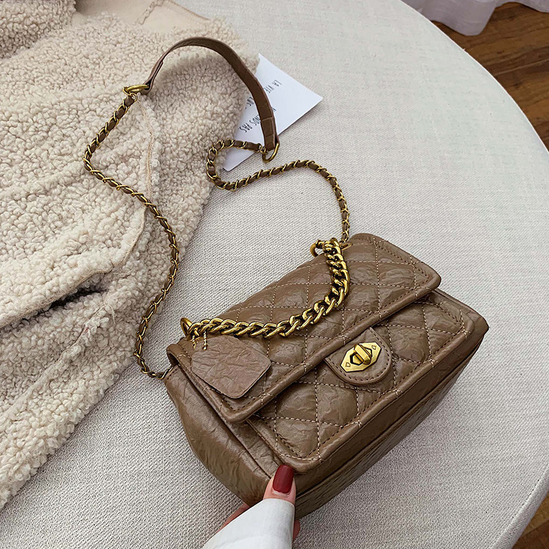 Geanta de dama moderna cu lant metalic in mai multe culori