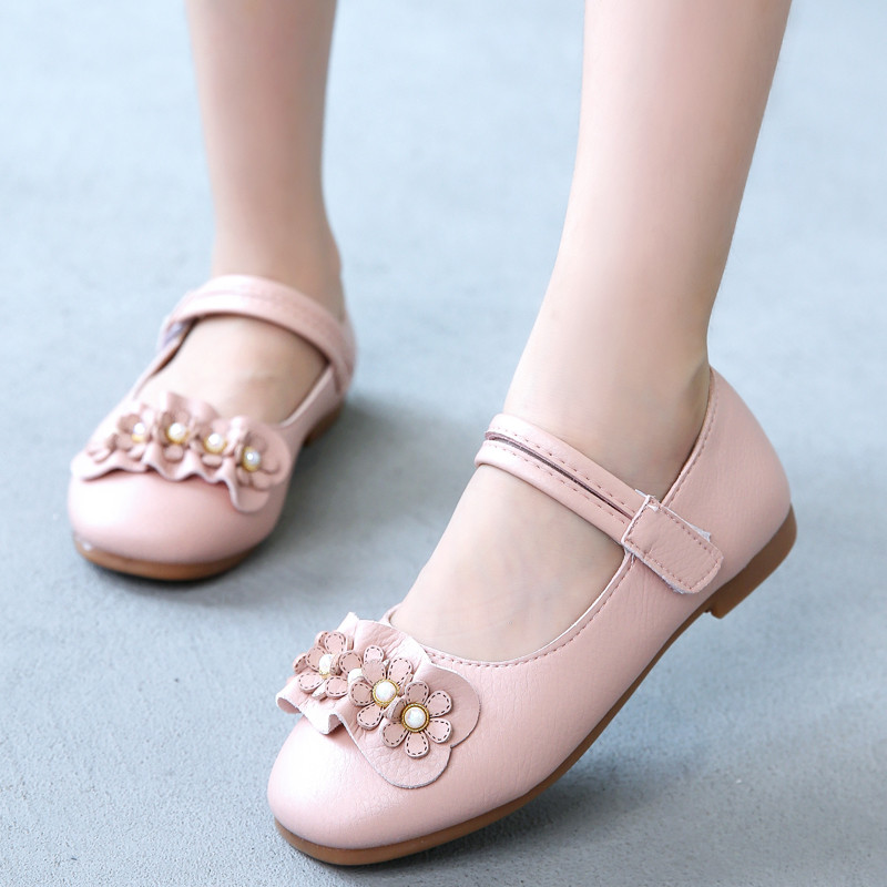 Модерни детски обувки за момичета в два цвята с 3D елемент