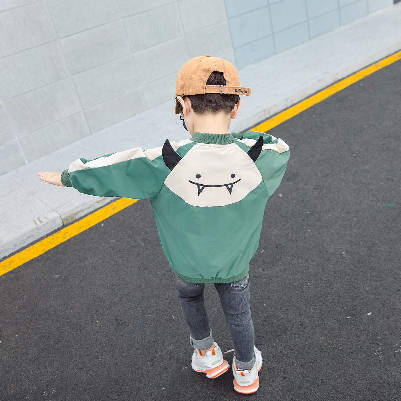 Παιδικό μπουφάν για αγόρια σε μπλε και πράσινο χρώμα με εφαρμογή