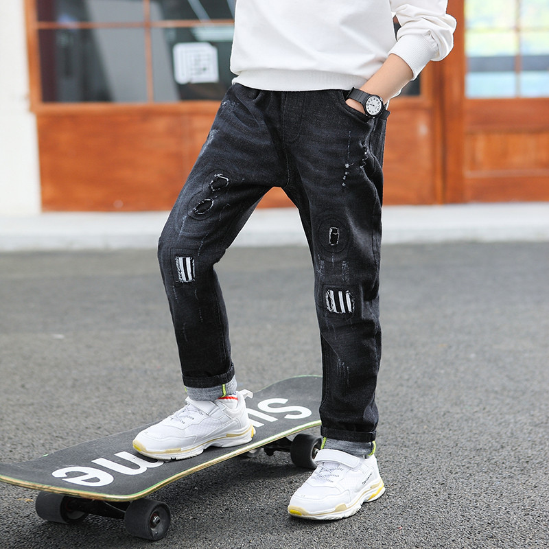 Νέο μοντέλο παιδικά τζιν για αγόρια σε μαύρο χρώμα με τσέπες