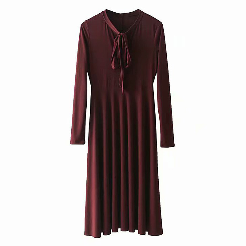 Rochie modernă de damă cu motiv colorat și decolteu spitz