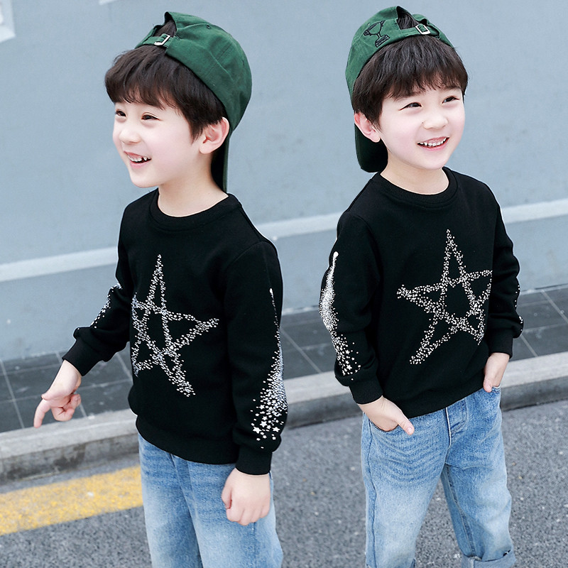Ежедневна детска блуза за момчета в черен и бял цвят с апликация