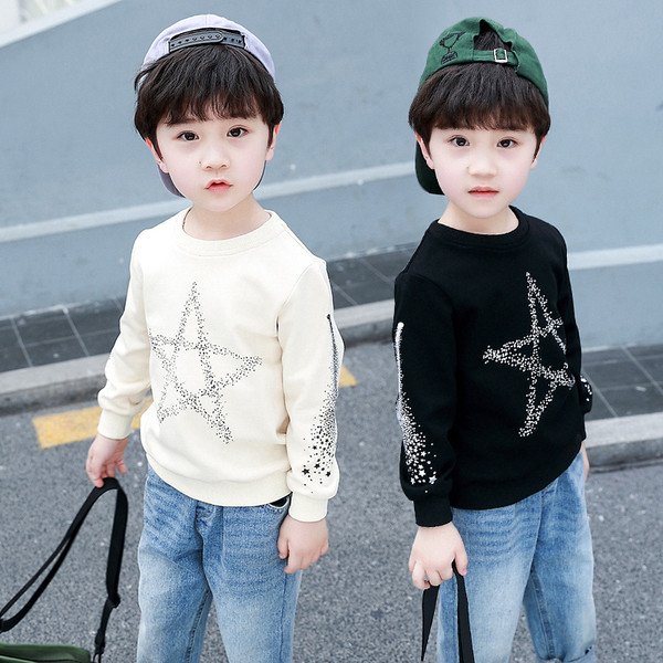 Casual παιδική μπλούζα για αγόρια σε μαύρο και άσπρο χρώμα με εφαρμογή