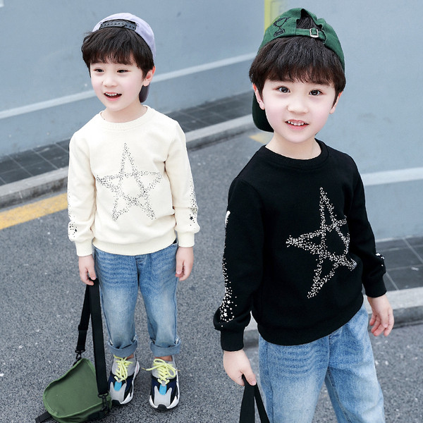 Casual παιδική μπλούζα για αγόρια σε μαύρο και άσπρο χρώμα με εφαρμογή
