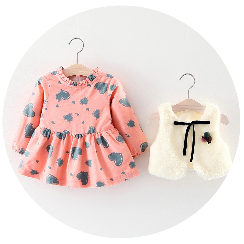 Új modell babaruha szívecske lányoknak három színben