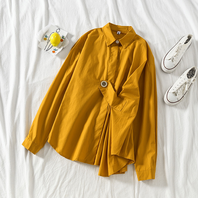 Cămașă de damă cu guler clasic în alb și galben