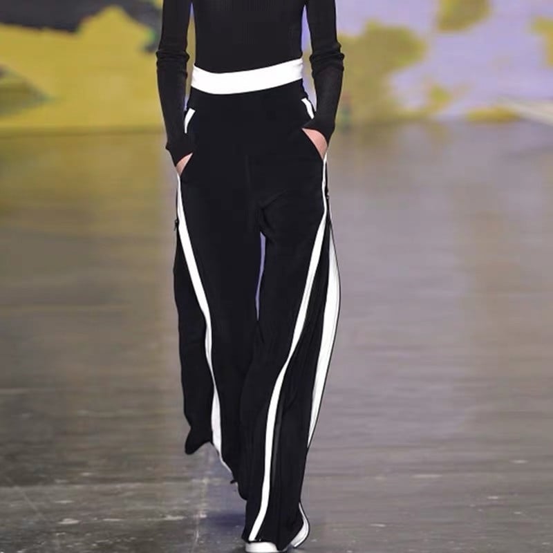 Модерен  дамски дълъг панталон с висока талия в черен цвят 