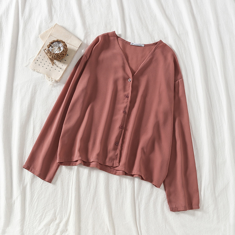 Női ing spitz nyakkivágással és gombokkal több színben