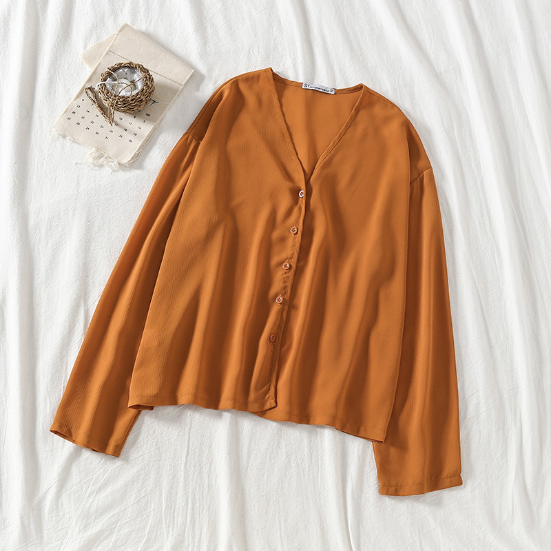 Női ing spitz nyakkivágással és gombokkal több színben