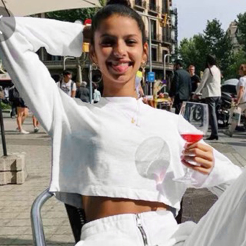 Casual γυναικείο κοντό μπλουζάκι με μακρύ μανίκι σε λευκό και μαύρο χρώμα