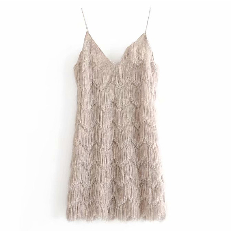 Stílusos női ruha vékony pántokkal és bézs színű spitz nyakkivágással