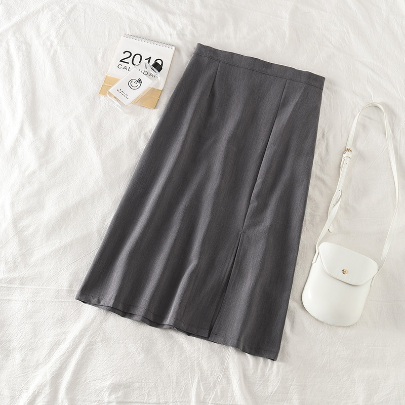 Fusta de dama moderna cu o fanta in gri si negru