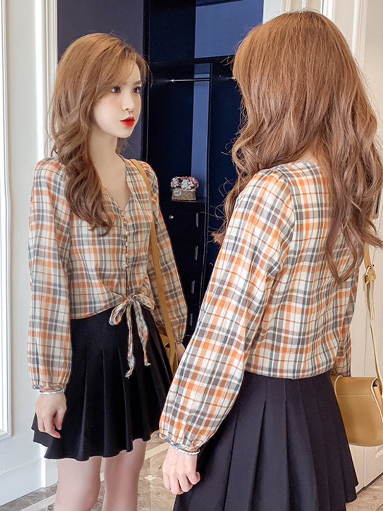 Cămașă de damă în carouri în două culori cu decolteu spitz