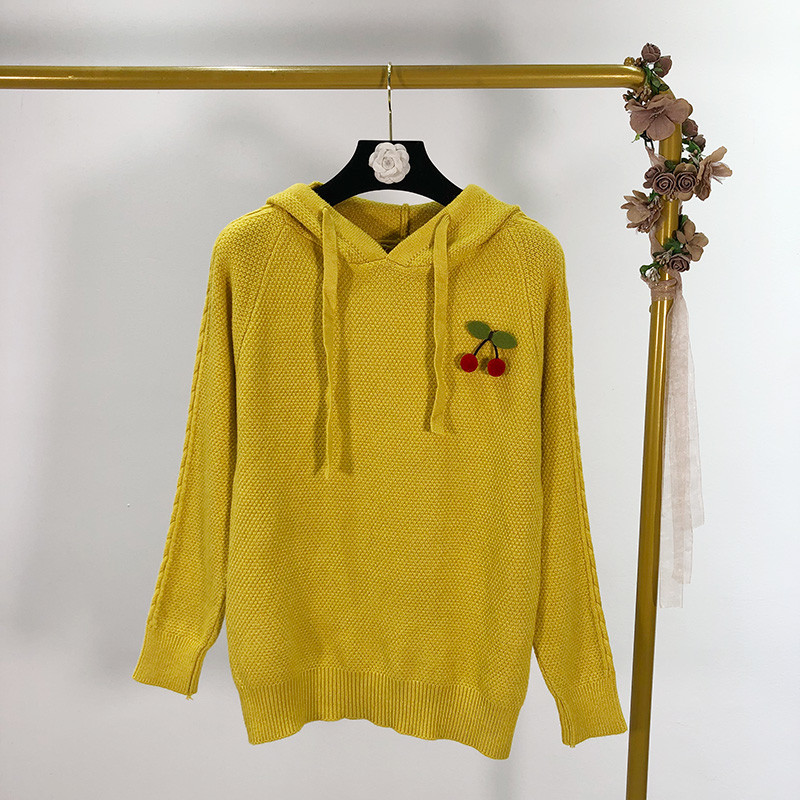 Női kötött pulóver kapucnival és nyakkendővel, három színben