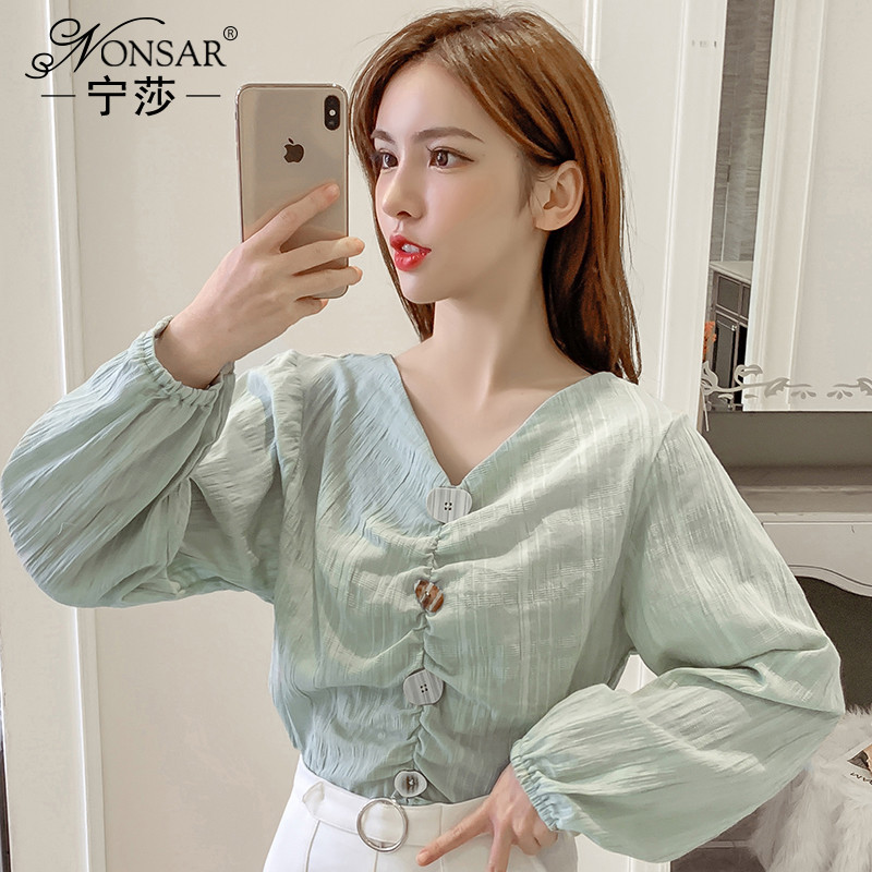 Modern női ing spitz nyakkivágással, három színben