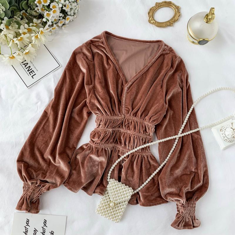 Bluză de damă modernă din catifea cu decolteu spitz