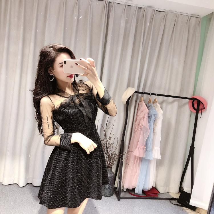 Stílusos női ruha szabású modell átlátszó ujjakkal, két színben