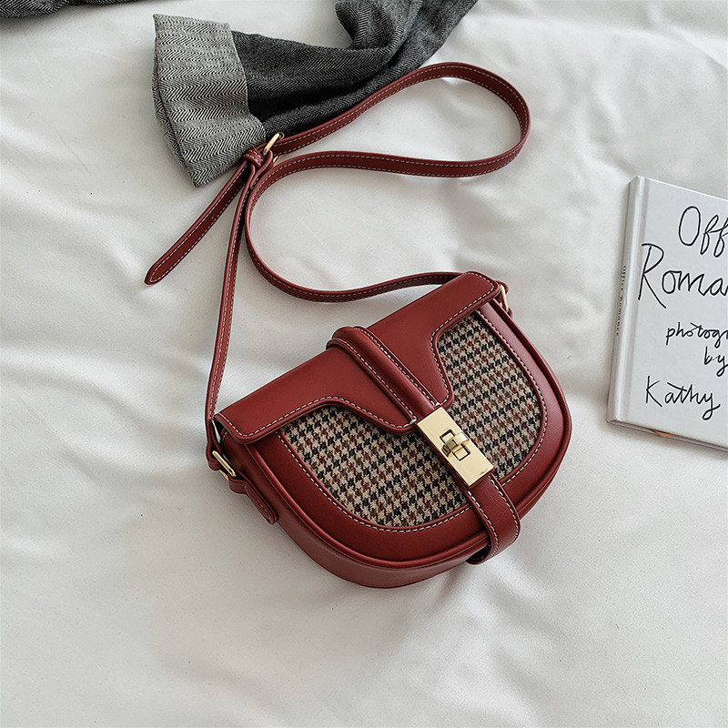 Γυναικεία  τσάντα σε πολλά χρώματα