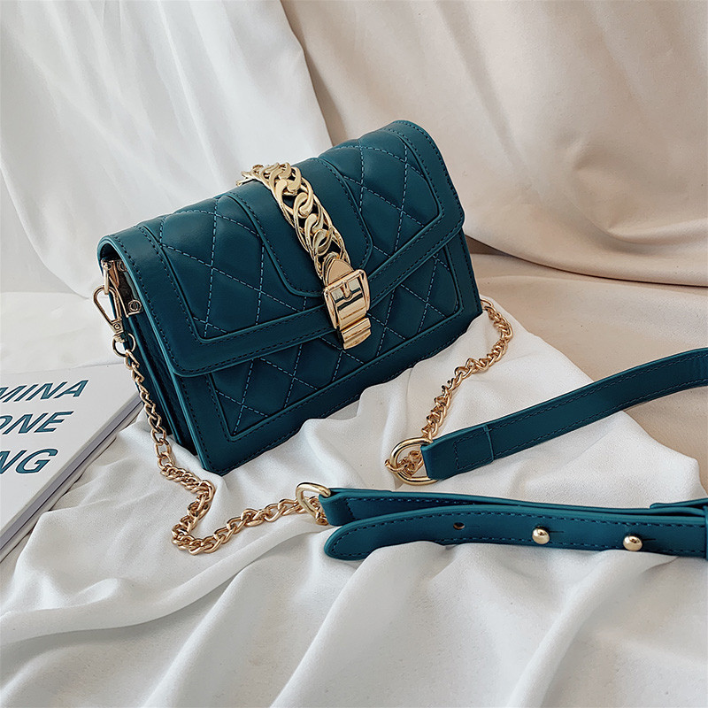 Geanta de dama eleganta cu catarama metalica in trei culori